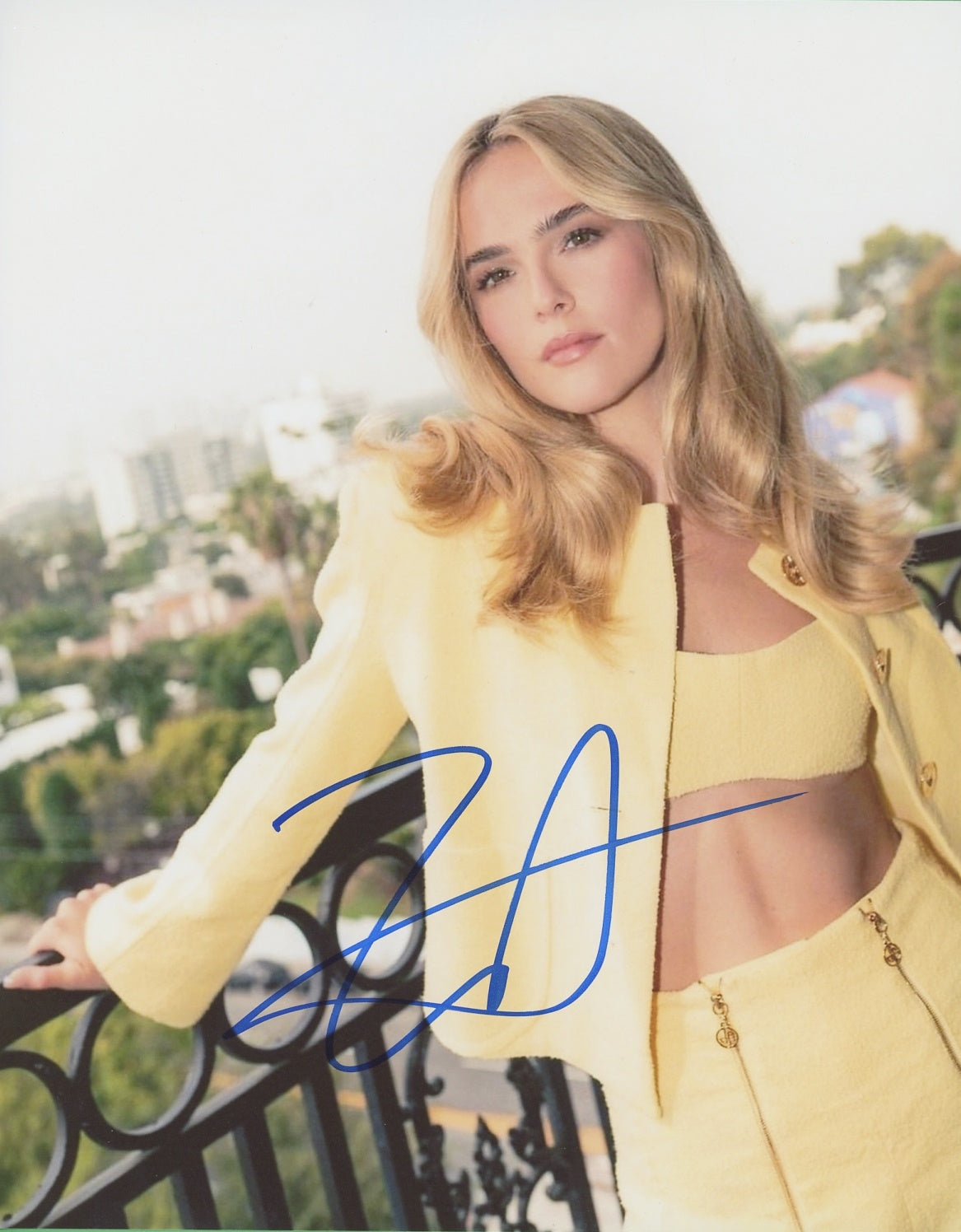 Zoey Deutch Signed 8x10 Photo - Video Proof