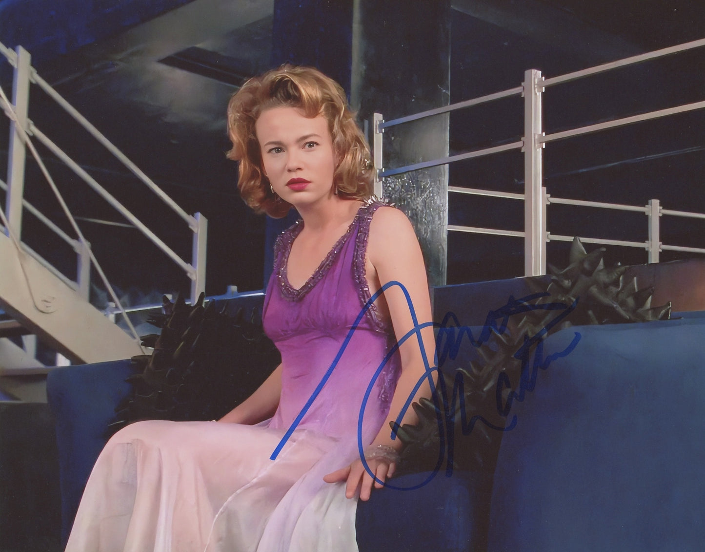 Samantha Mathis Signed 8x10 Photo