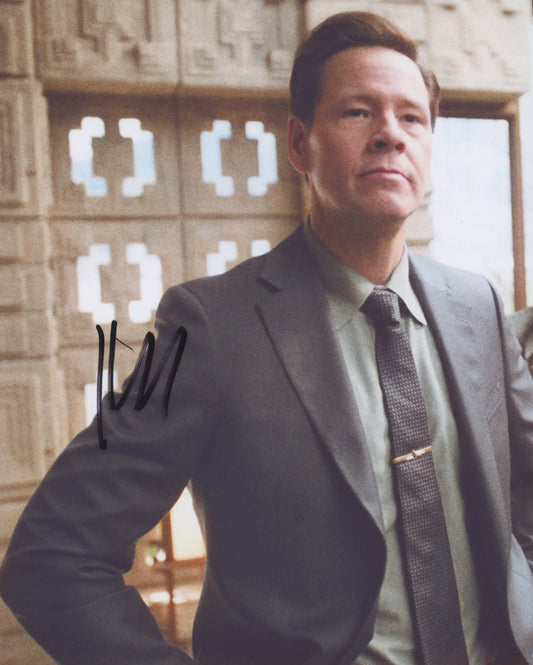 Ike Barinholtz Signed 8x10 Photo