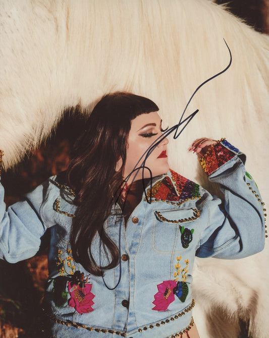 Beth Ditto Signed 8x10 Photo