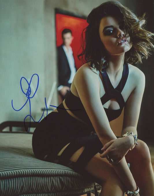 Lucy Hale Signed 8x10 Photo