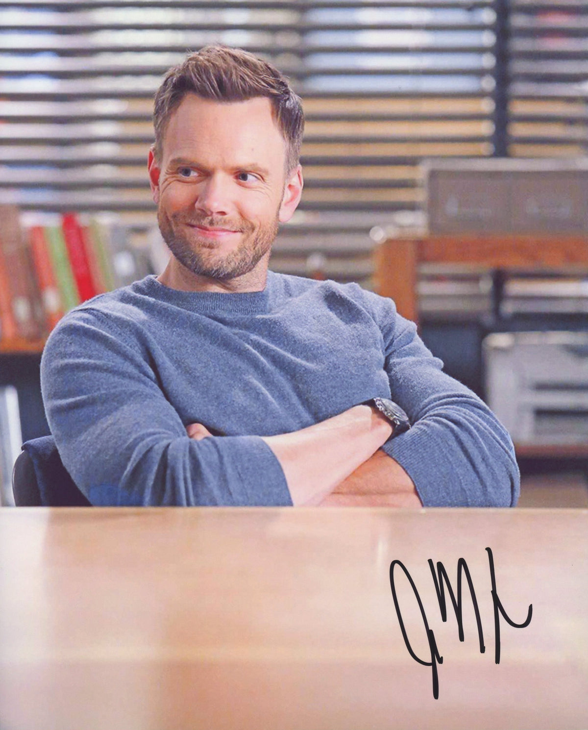 Joel McHale Signed 8x10 Photo