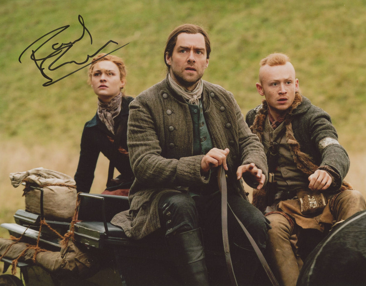 Richard Rankin Signed 8x10 Photo