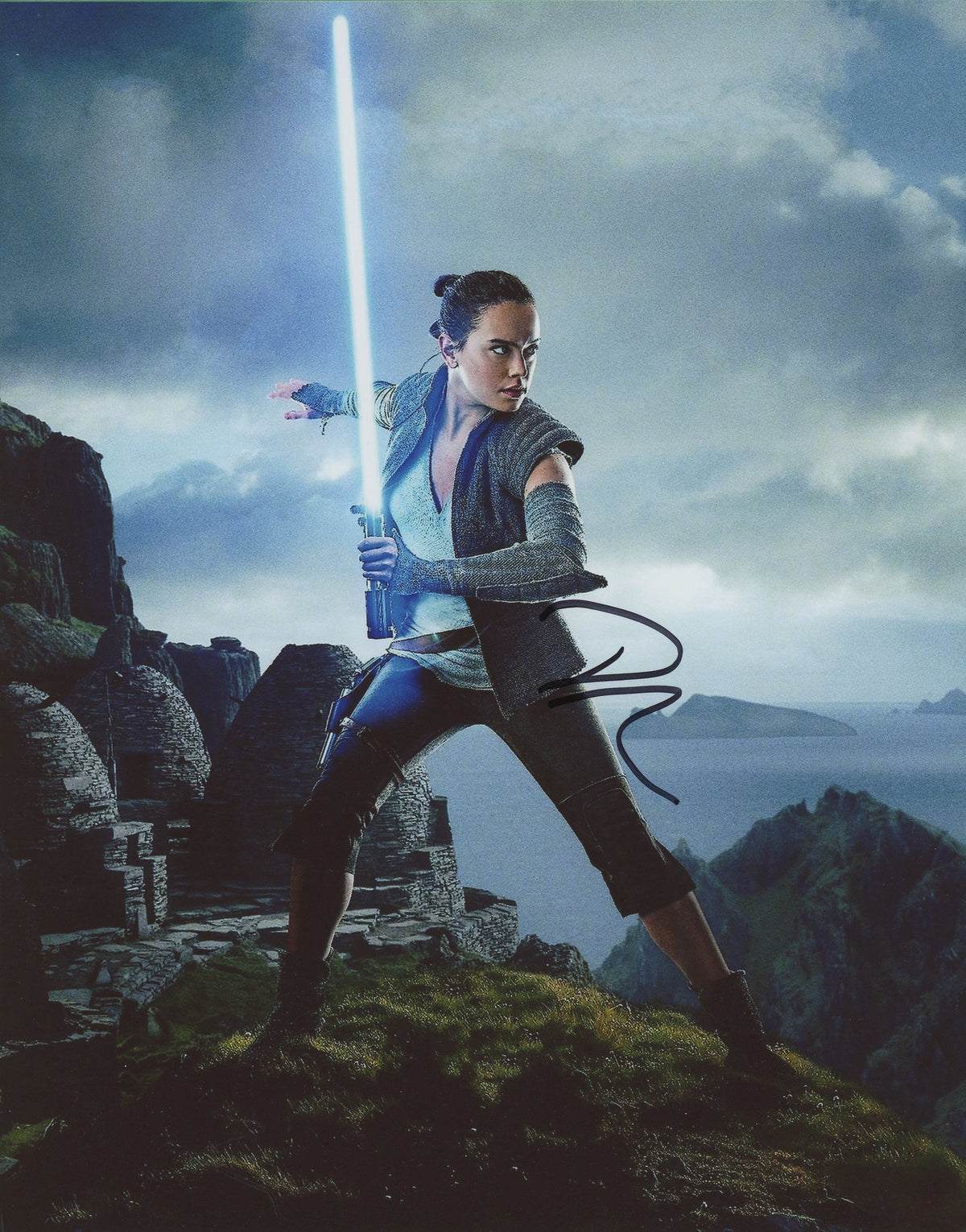 Daisy Ridley Signed 8x10 Photo