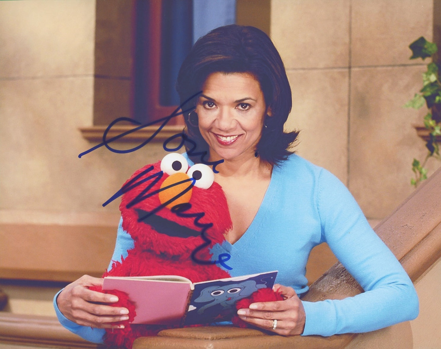 Sonia Manzano Signed 8x10 Photo