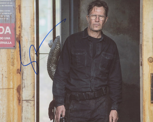 Gary Oldman Signed 8x10 Photo