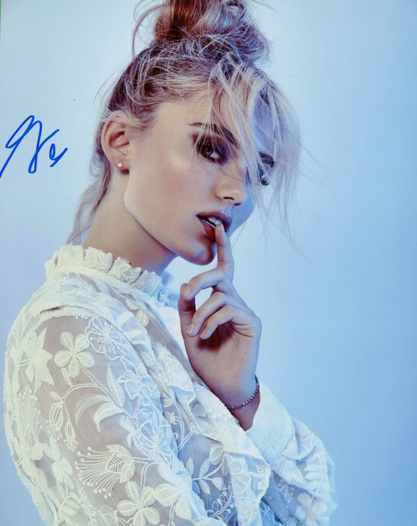 Meg Donnelly Signed 8x10 Photo - Video Proof