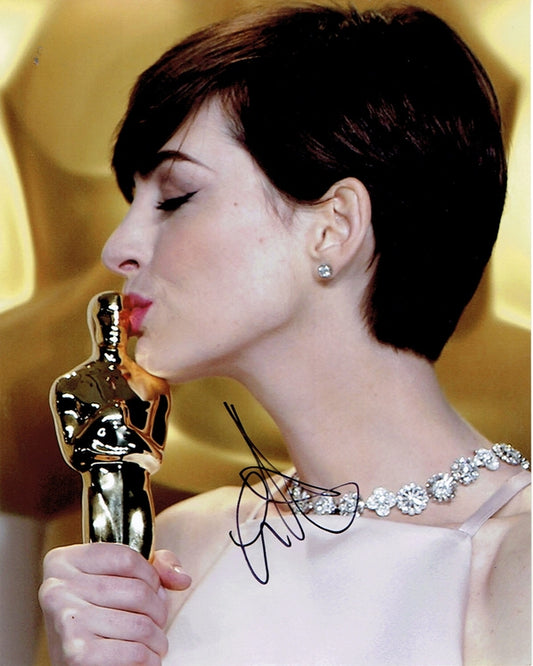 Anne Hathaway Signed 8x10 Photo