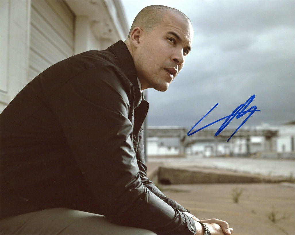 Coby Bell Signed 8x10 Photo