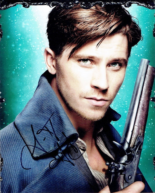 Garrett Hedlund Signed 8x10 Photo - Video Proof