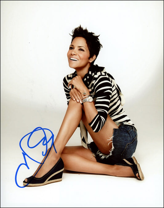 Halle Berry Signed 8x10 Photo