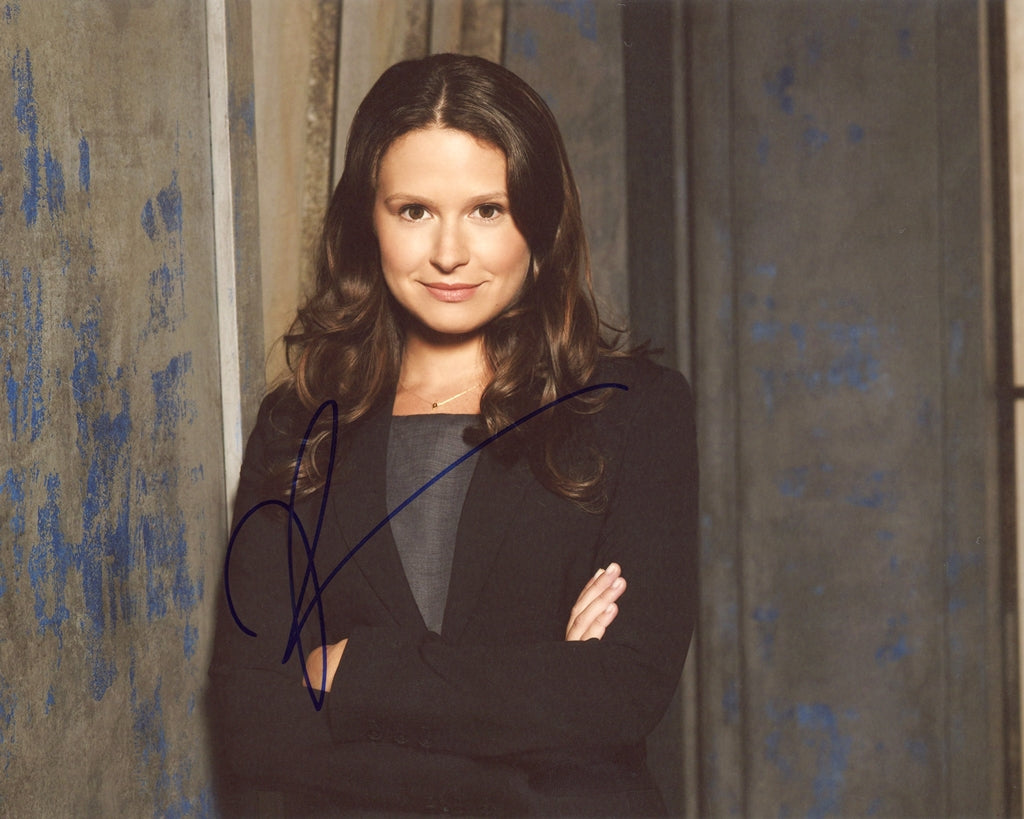 Katie Lowes Signed 8x10 Photo