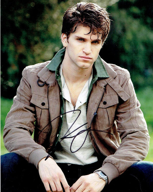 Keegan Allen Signed 8x10 Photo