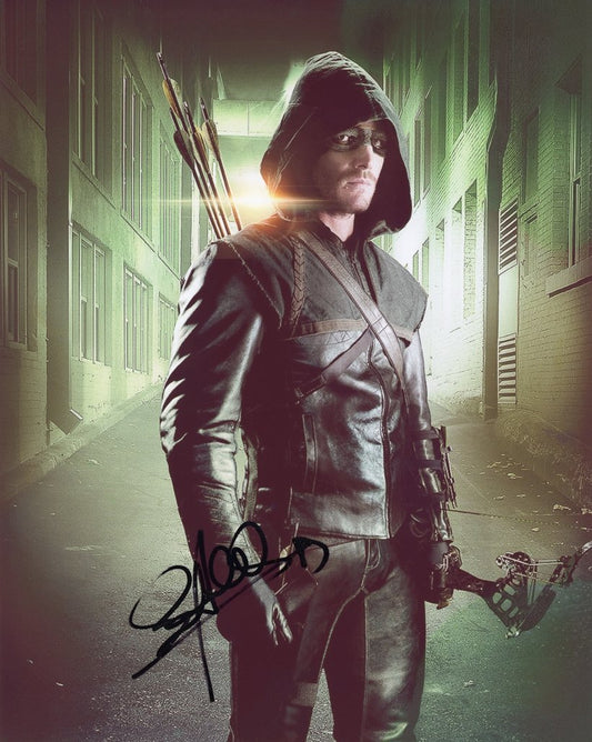 Stephen Amell Signed 8x10 Photo - Video Proof