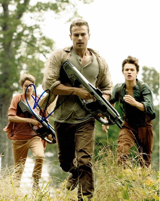 Theo James Signed 8x10 Photo - Video Proof